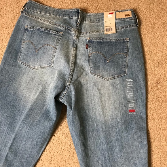 Women’s Levi’s Curvy Boot Cut Jeans Size 16/33 - Picture 6 of 8